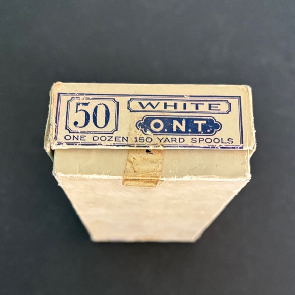Clark's O.N.T. Sewing Thread Box - Picture 5 of 5